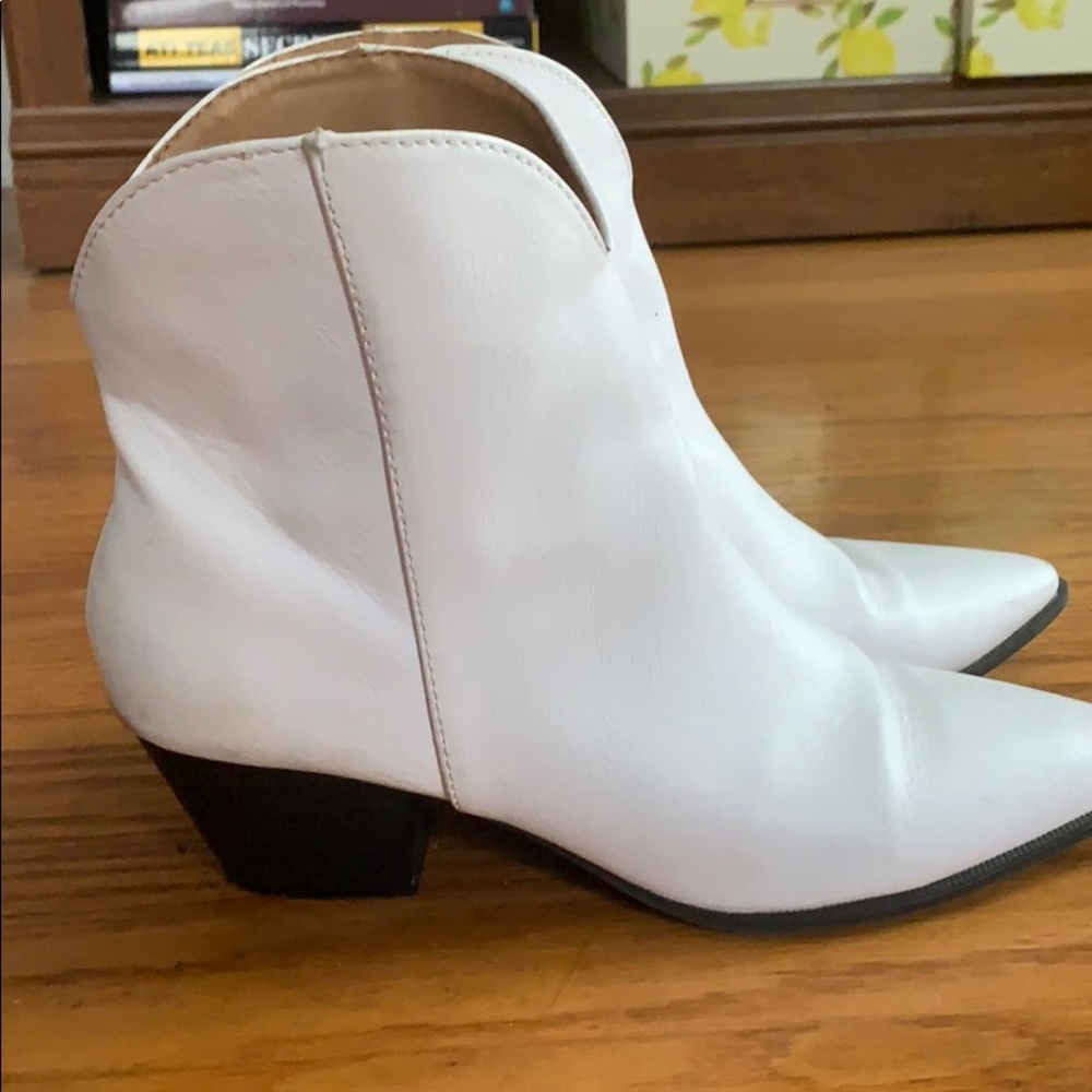 White cowgirl boots